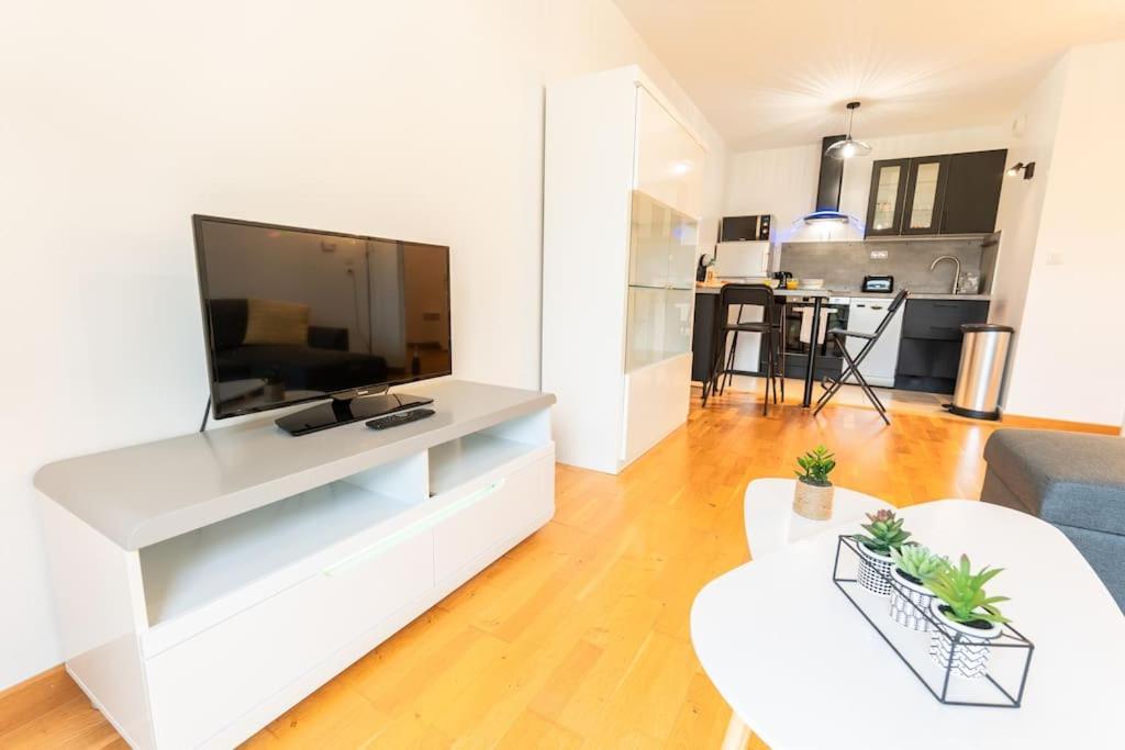 Apartment T2 De Standing Au Coeur De L Avenue De Champagne Epernay